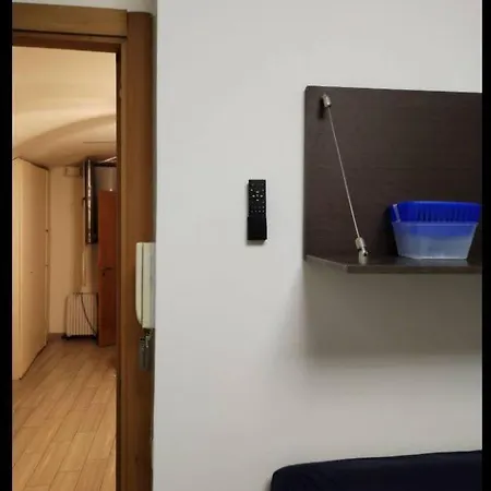 Lovely Basement Trevi Fountain Apartment *