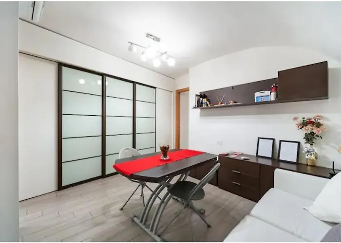 Lovely Basement Trevi Fountain Roma